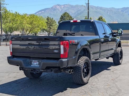 Used 2018 Ford F250 Platinum w/ Platinum Ultimate Package AWD/4WD image 3