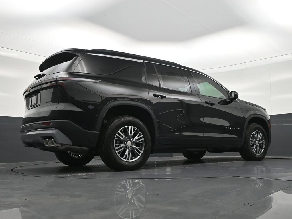 Used 2026 Chevrolet Traverse LT FWD image 28