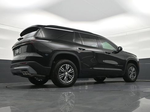 Used 2026 Chevrolet Traverse LT FWD image 28