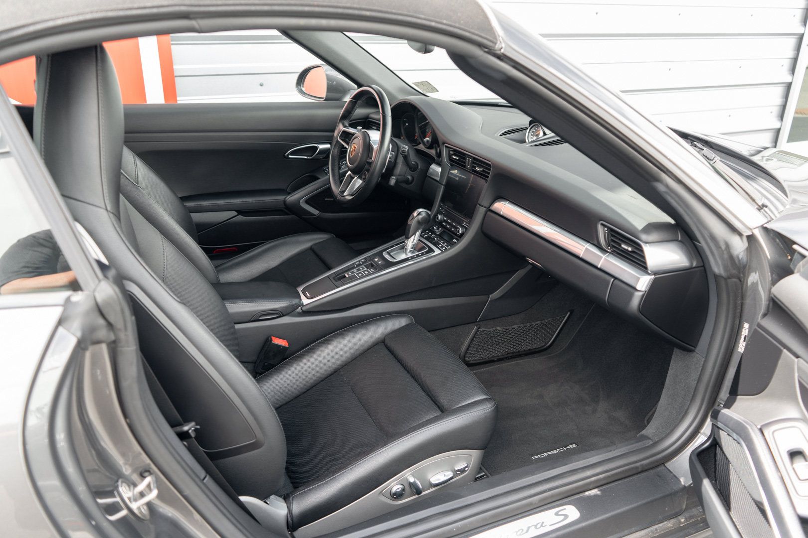 Used 2017 Porsche 911 Carrera S RWD image 26