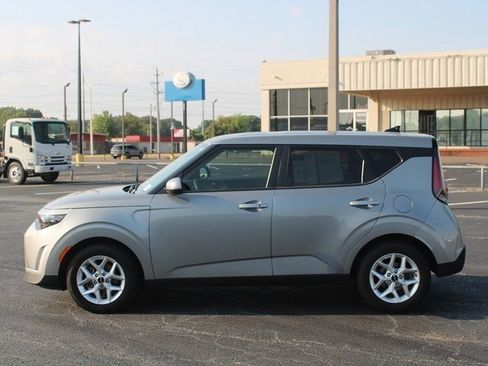 Used 2023 Kia Soul S image 12