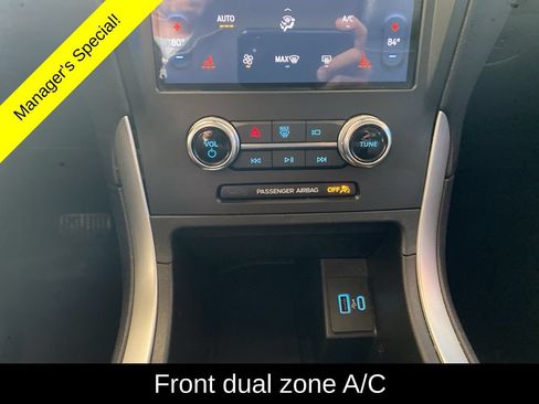 Used 2024 Ford Edge SEL AWD/4WD image 7