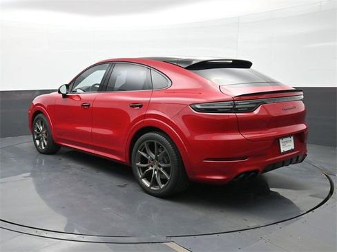 Used 2023 Porsche Cayenne GTS w/ Assistance Package image 3