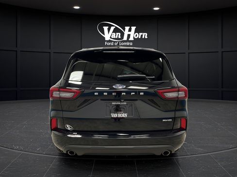 Used 2024 Ford Escape ST-Line w/ Tech Pack #1 AWD/4WD image 4