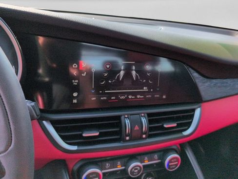 Used 2020 Alfa Romeo Giulia AWD w/ Nero Edizione image 22