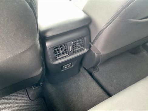 Used 2024 Toyota RAV4 XLE FWD image 35
