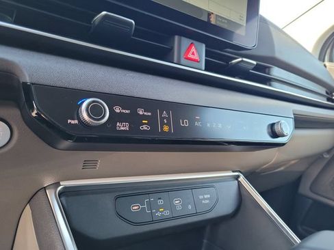 New 2026 Kia Carnival EX FWD image 18