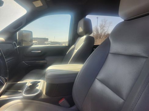 Used 2023 Chevrolet Silverado 3500 LTZ w/ LTZ Convenience Package image 17