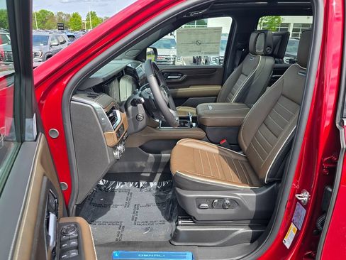 New 2026 GMC Yukon Denali Ultimate AWD/4WD image 19