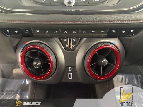 Used 2021 Chevrolet Blazer RS w/ Enhanced Convenience Package FWD image 22