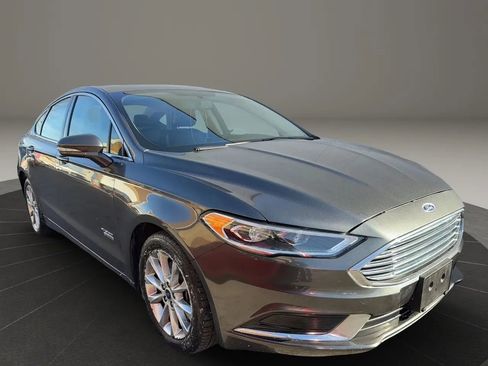 Used 2018 Ford Fusion Energi SE image 3