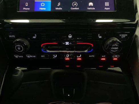 Used 2021 Jeep Grand Cherokee L Limited AWD/4WD image 24