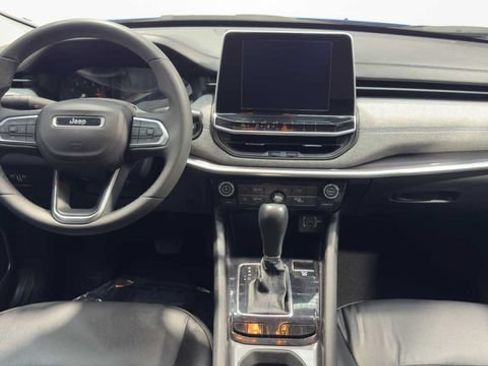 Used 2022 Jeep Compass Latitude FWD image 18