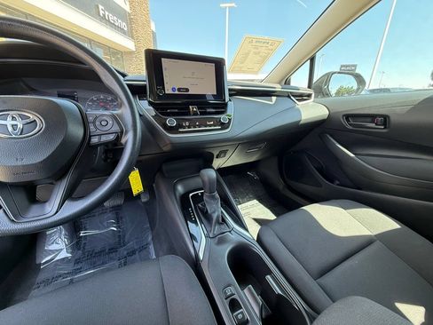 Used 2025 Toyota Corolla LE FWD image 25