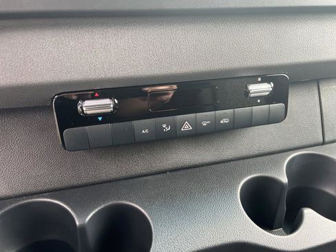 Used 2024 Mercedes-Benz Sprinter 2500 image 36