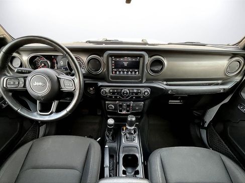 Certified 2022 Jeep Gladiator Willys image 13