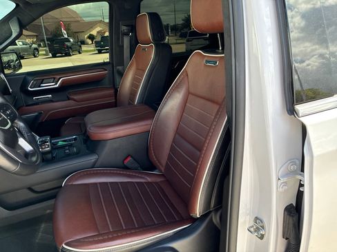 Used 2024 GMC Sierra 1500 Denali Ultimate AWD/4WD image 18