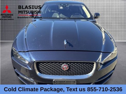 Used 2017 Jaguar XE Premium RWD image 9