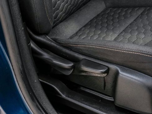 Used 2021 Chevrolet Equinox LT w/ LPO, Cargo Package image 40