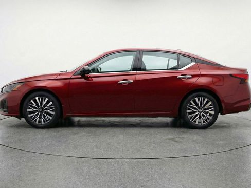 Used 2025 Nissan Altima 2.5 SV image 5
