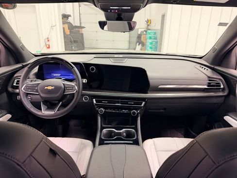Certified 2025 Chevrolet Traverse High Country AWD/4WD image 21