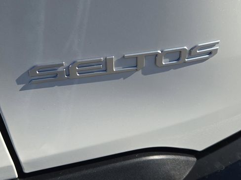 New 2026 Kia Seltos SX image 11