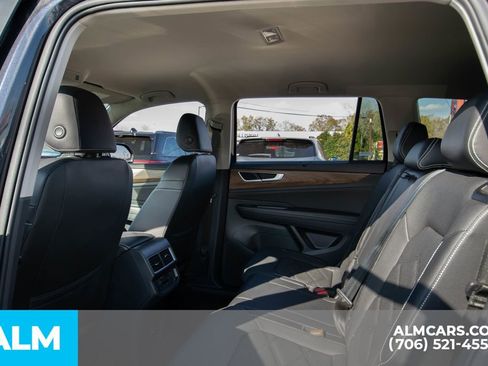 Used 2025 Volkswagen Atlas SE image 9