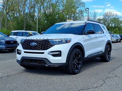Certified 2024 Ford Explorer ST-Line w/ Class IV Trailer Tow Package