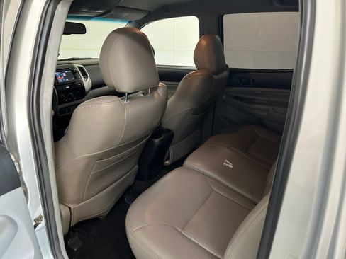 Used 2013 Toyota Tacoma 4x4 Double Cab w/ TRD Sport Pkg image 24