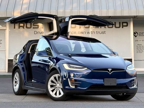 Used 2016 Tesla Model X 75D AWD/4WD image 2