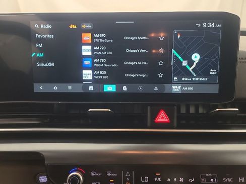 Used 2025 Kia Carnival FWD image 34