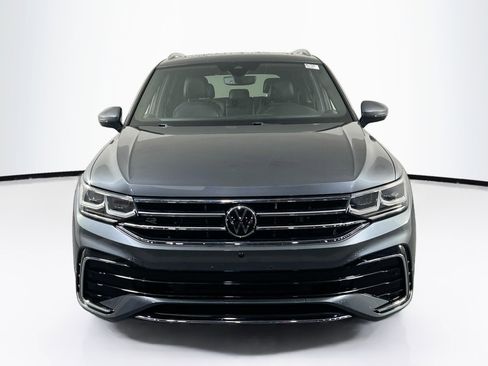 Used 2022 Volkswagen Tiguan SEL R-Line image 2