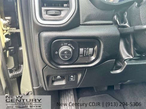 Used 2026 RAM 1500 Laramie AWD/4WD image 11