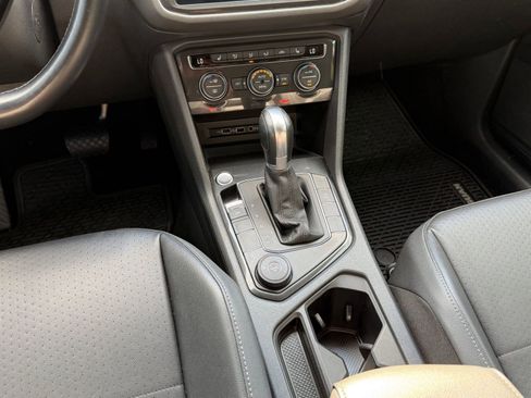 Used 2019 Volkswagen Tiguan SE AWD/4WD image 17