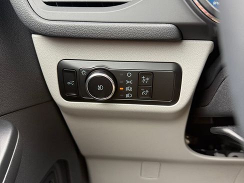 Used 2023 Ford Escape Platinum w/ Premium Technology Package AWD/4WD image 24