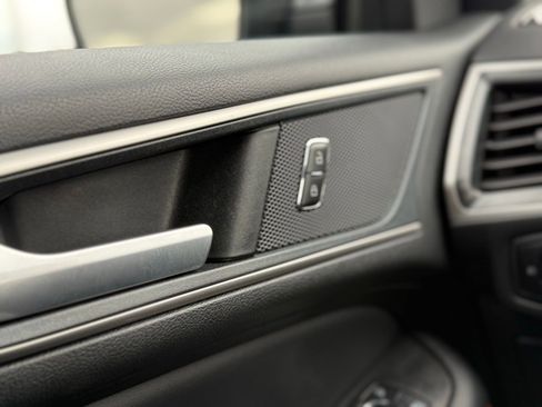 Used 2024 Ford Edge ST-Line image 17