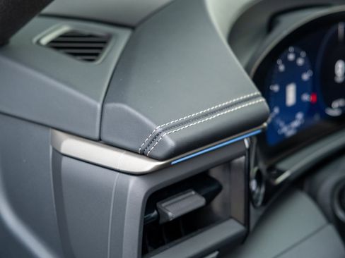 Certified 2025 Porsche Macan Turbo Electric image 19