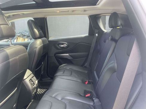 Used 2019 Jeep Cherokee Limited AWD/4WD image 14
