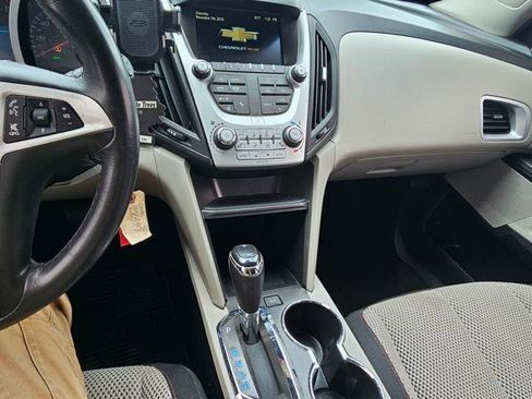 Used 2017 Chevrolet Equinox LT w/ Convenience Package FWD image 18