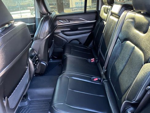 Used 2023 Jeep Grand Cherokee Limited w/ Trailer Tow Prep Group (B) image 19