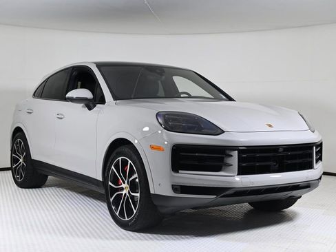 Certified 2024 Porsche Cayenne S image 9