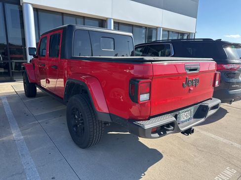 Used 2023 Jeep Gladiator Sport image 6