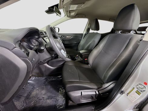 Used 2021 Nissan Rogue Sport S image 21