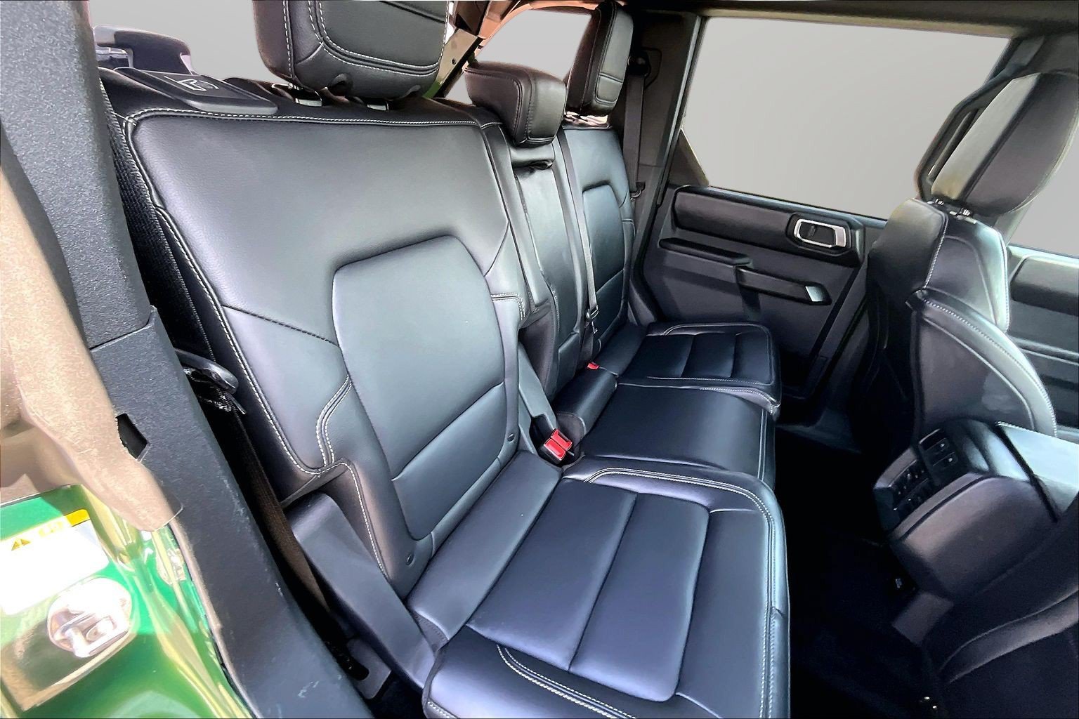 Used 2025 Ford Bronco Outer Banks AWD/4WD image 17
