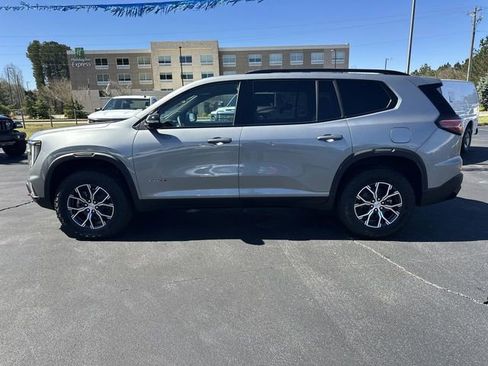 Used 2025 GMC Acadia AT4 w/ Luxury Package image 5