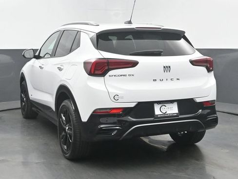 Used 2025 Buick Encore GX Sport Touring FWD image 4