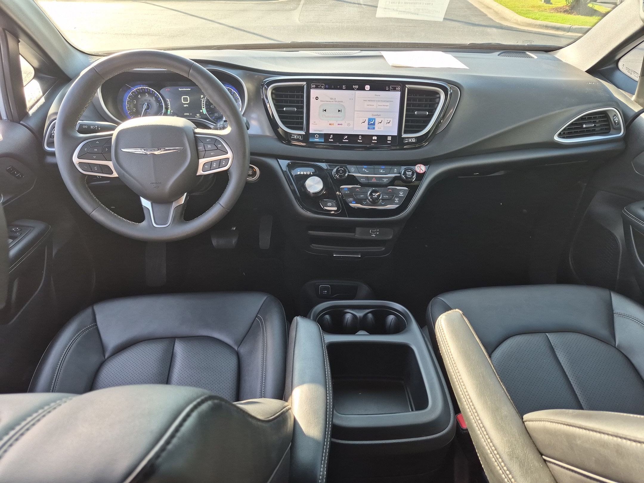 Used 2026 Chrysler Pacifica Select FWD image 28