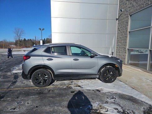 Used 2024 Buick Encore GX Sport Touring image 2