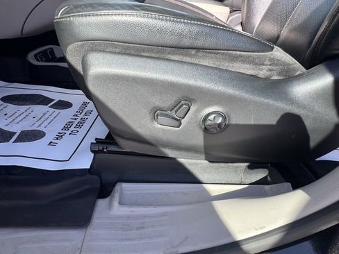 Used 2020 Chrysler Pacifica Touring-L Plus w/ Advanced Safetytec Group image 12