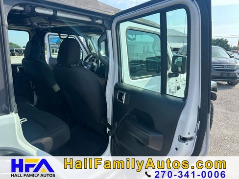 Used 2018 Jeep Wrangler Unlimited Sport AWD/4WD image 15
